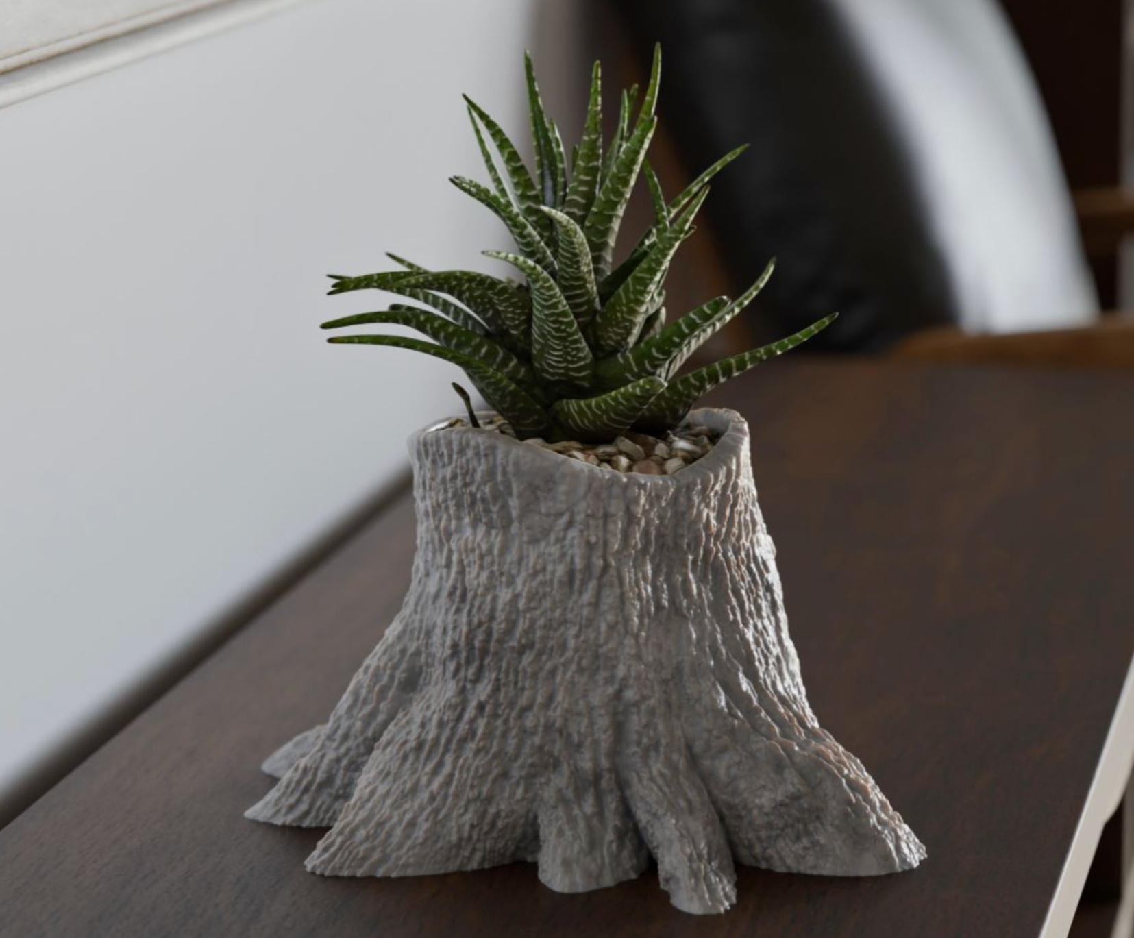 Tree stump pot